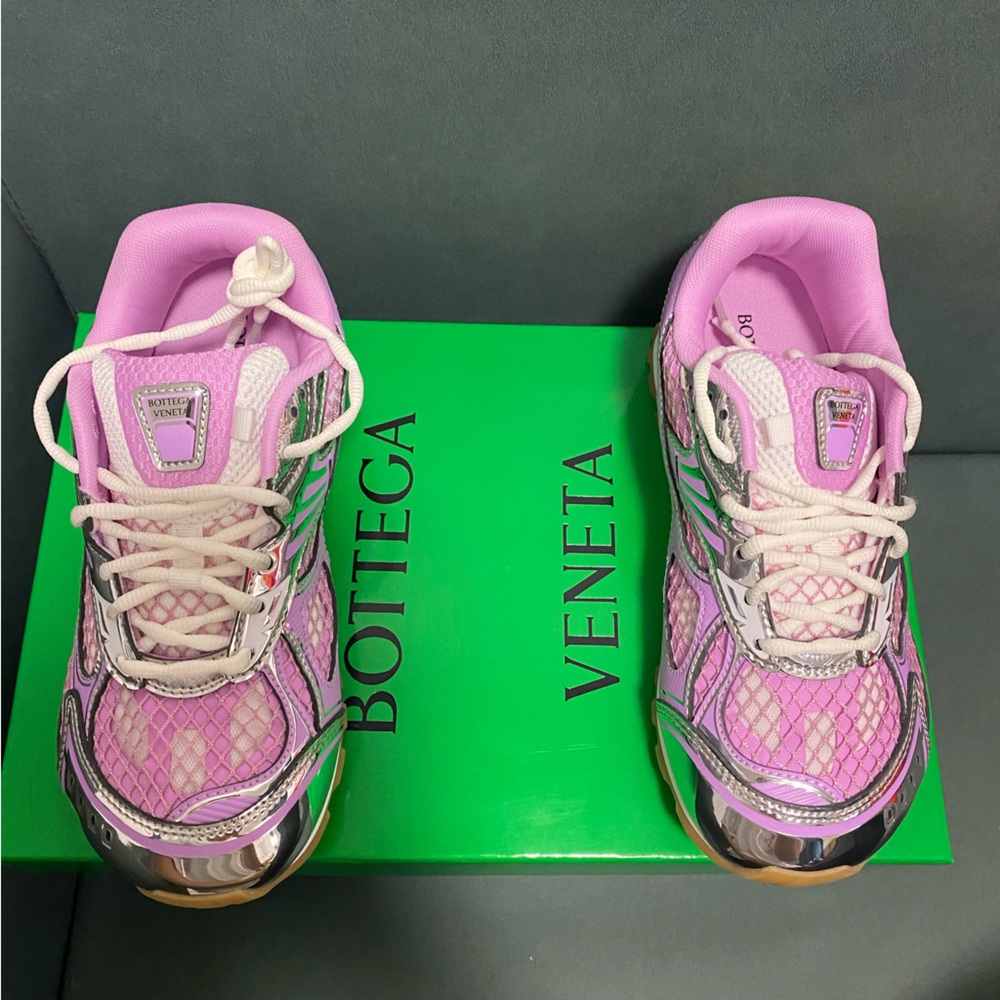 Women’s Bottega Veneta Sneakers 🌸🌸